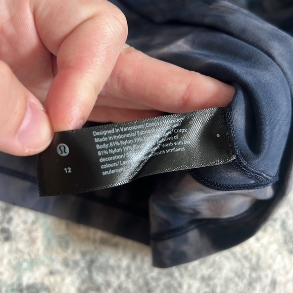 Lululemon Align Tee in Diamond Dye - Picture 7 of 9